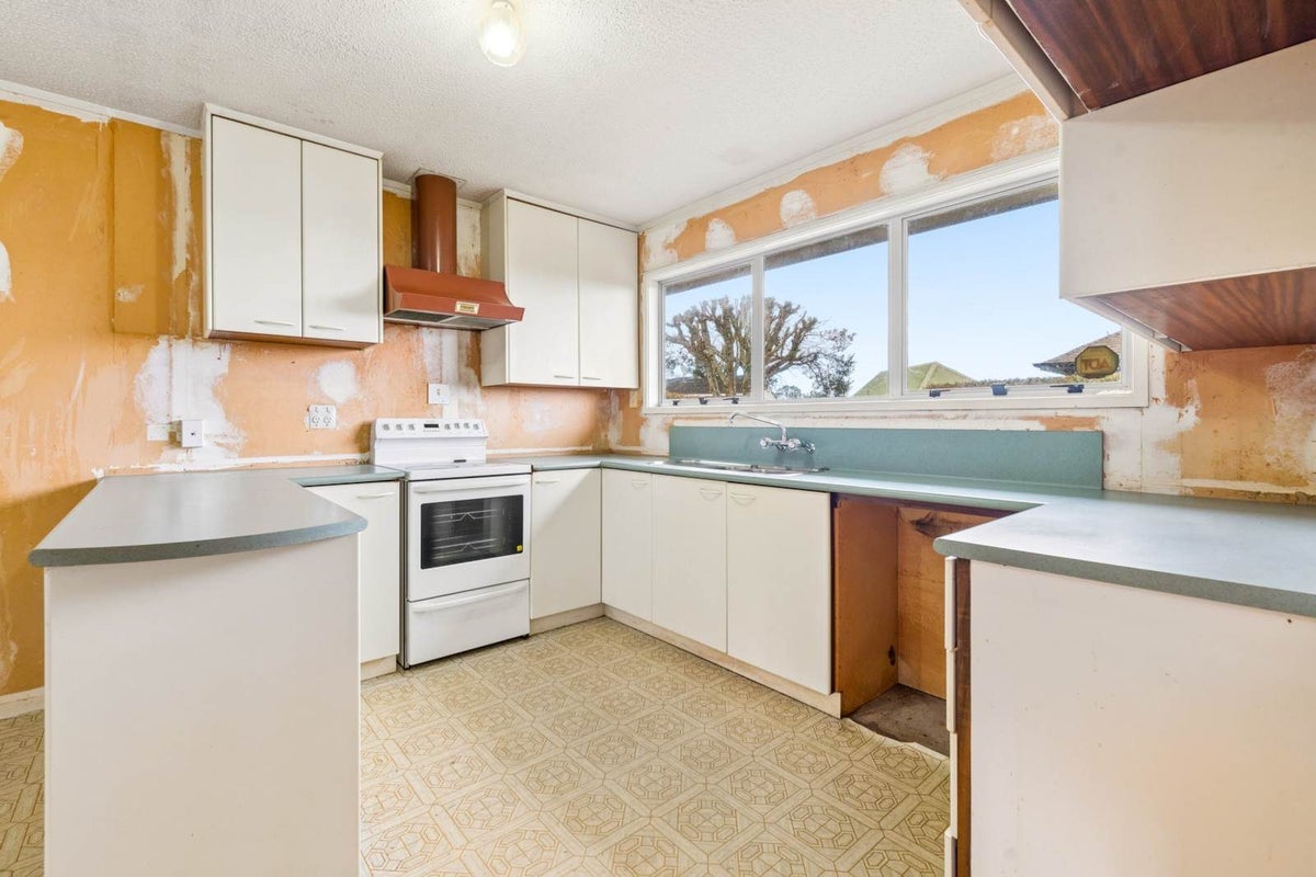 134 Sandspit Road, Shelly Park, Auckland - Carousel 2