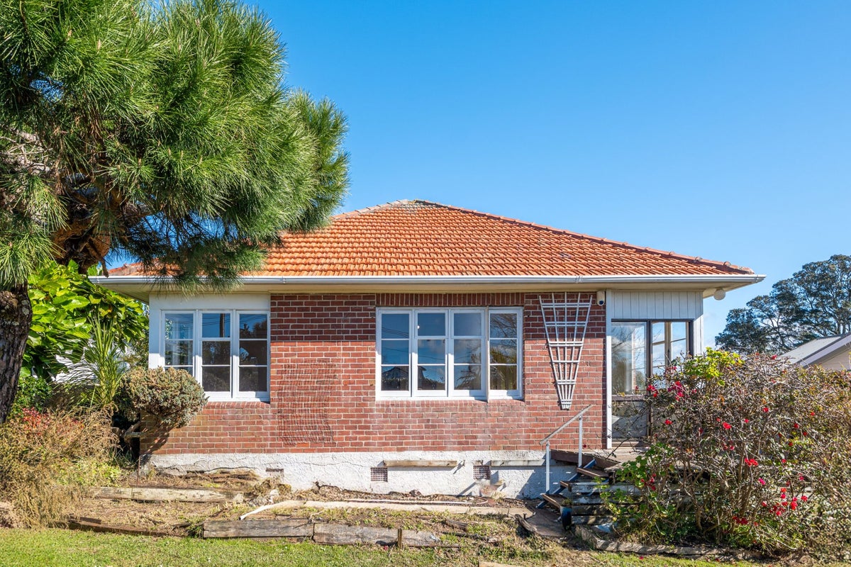 50 Taumata Road, Sandringham, Auckland - Carousel 2