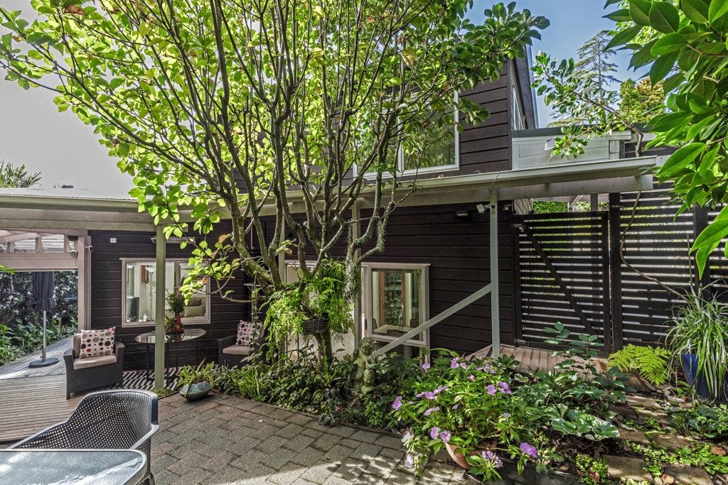2/12 Wanita Place, Totara Vale, Auckland - Carousel 1