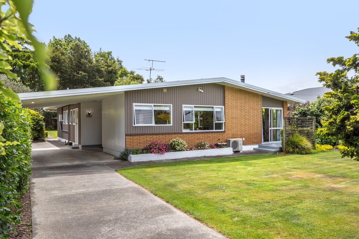 100 East Street, Greytown, Greytown - Carousel 2