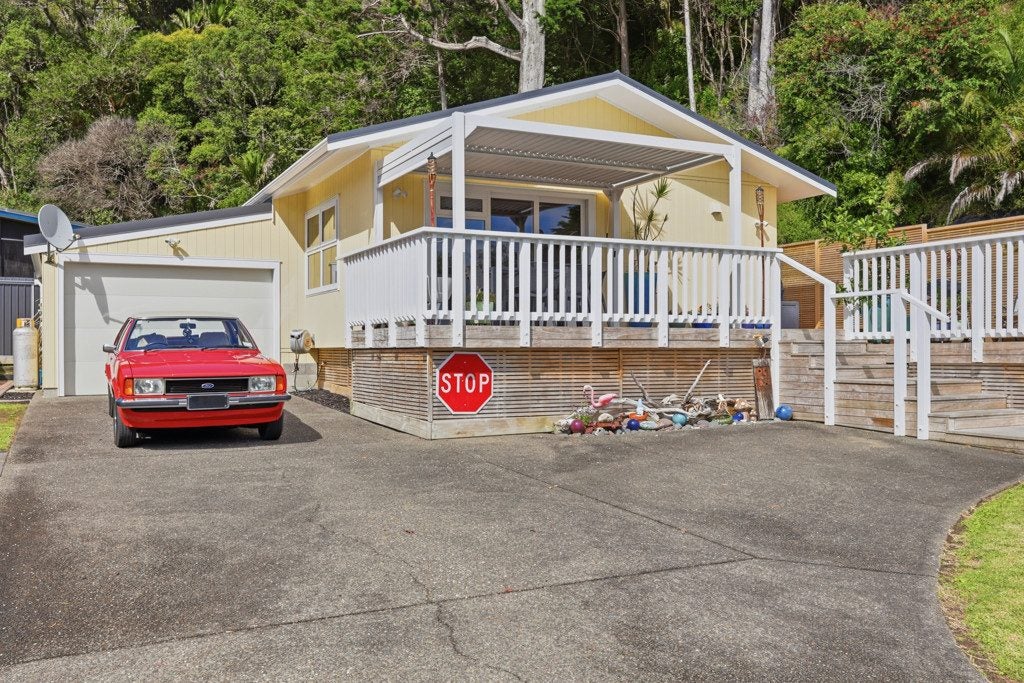 17A Waiwera Road, Waiwera, Orewa - Carousel 1