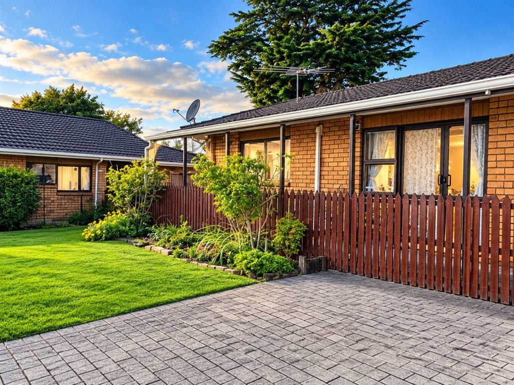 34C Rosella Road, Mangere East, Manukau City, Auckland - Carousel 1
