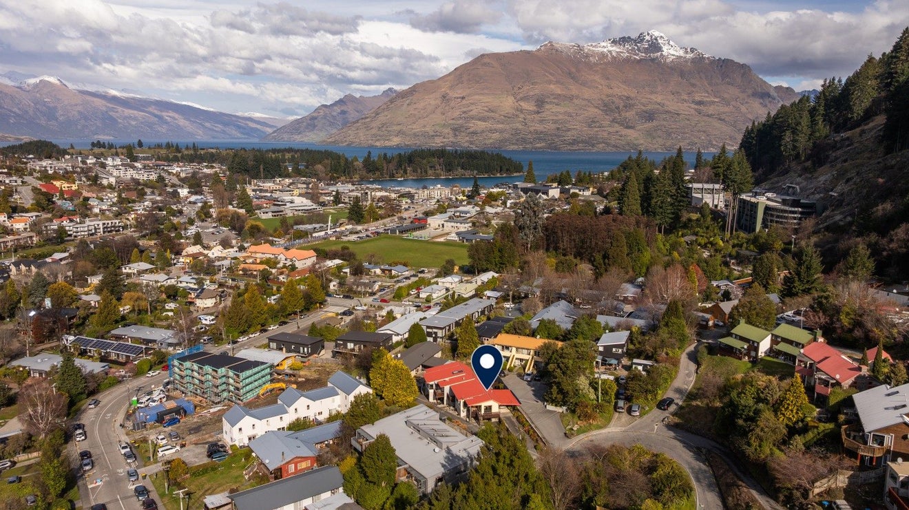 8B Huff Street, Queenstown, Queenstown - Carousel 1