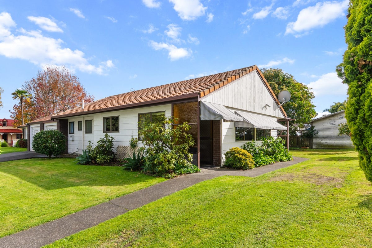 1 Whitmore Street, Whataupoko, Gisborne - Carousel 1