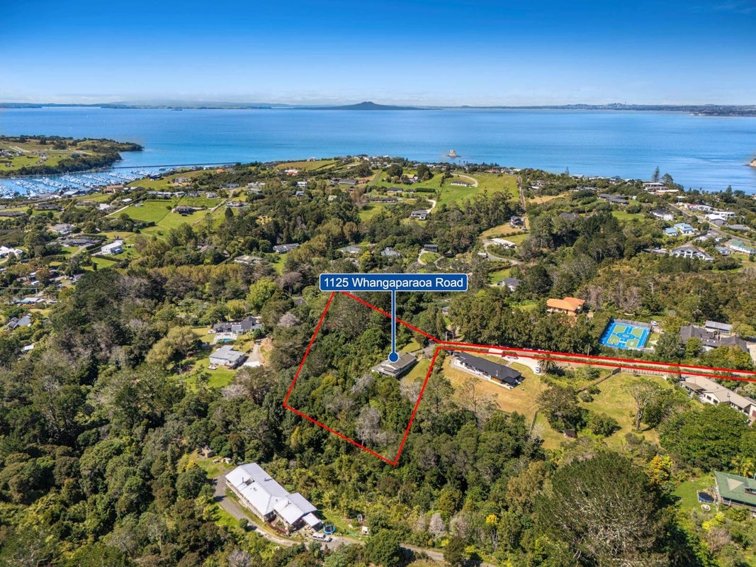 1125 Whangaparaoa Road, Tindalls Beach, Whangaparaoa - Carousel 2