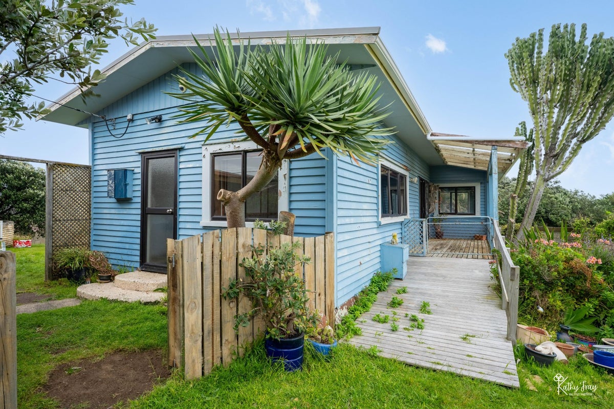 8 Kelly Street, Dargaville - Carousel 50