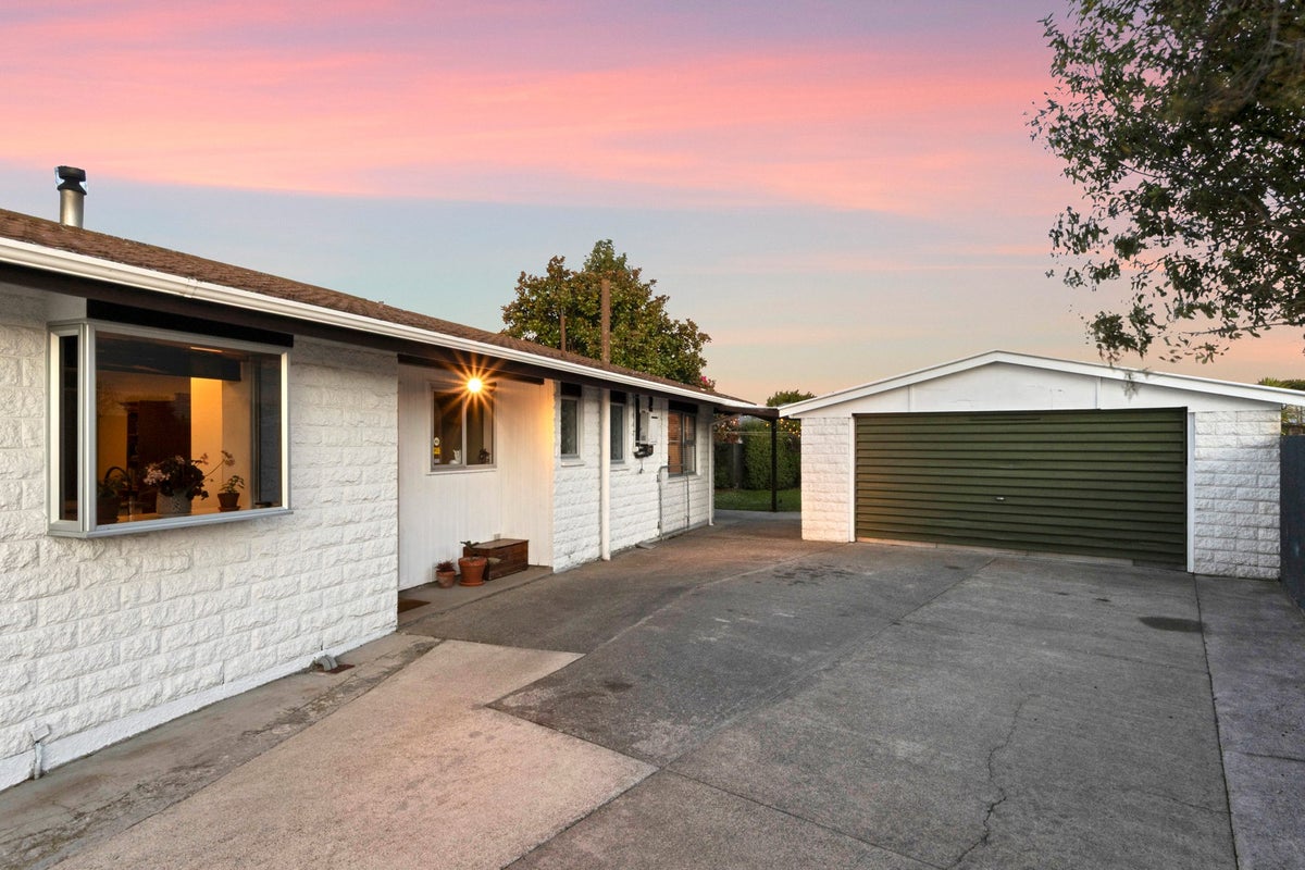 73 Warren Crescent, Hillmorton, Christchurch - Carousel 23