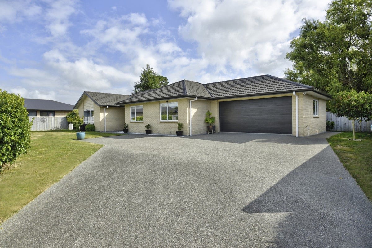62 Feist Street, Carterton, Carterton - Carousel 1