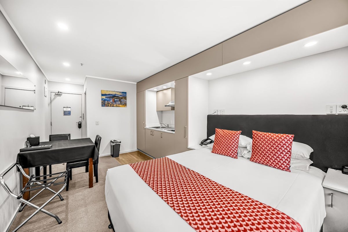 6B/35 Johnston Street, Wellington Central, Wellington - Carousel 1