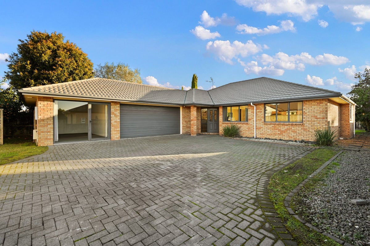 20 Holford Place, Huntington, Hamilton - Carousel 2