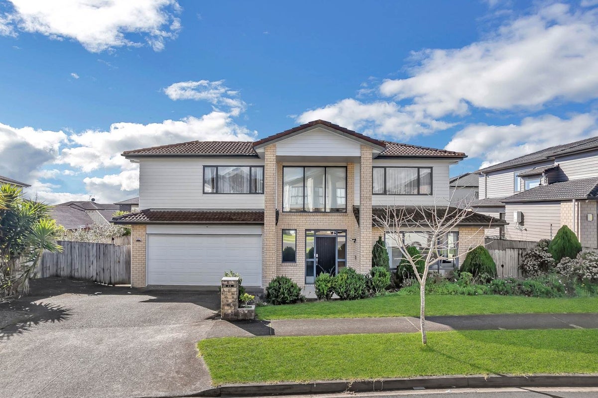 8 Listack Drive, Flat Bush, Auckland - Carousel 1