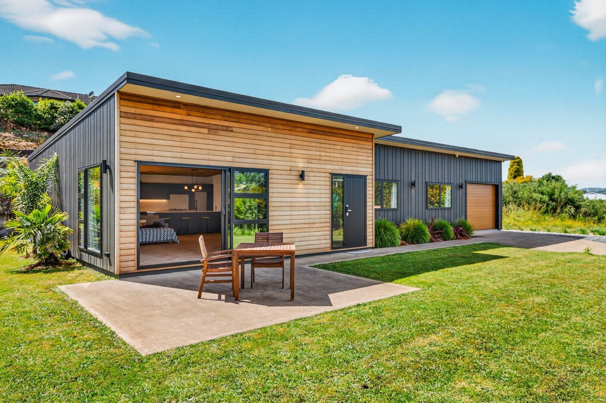 4 Hekeawai Drive, Taumarunui - Carousel 1