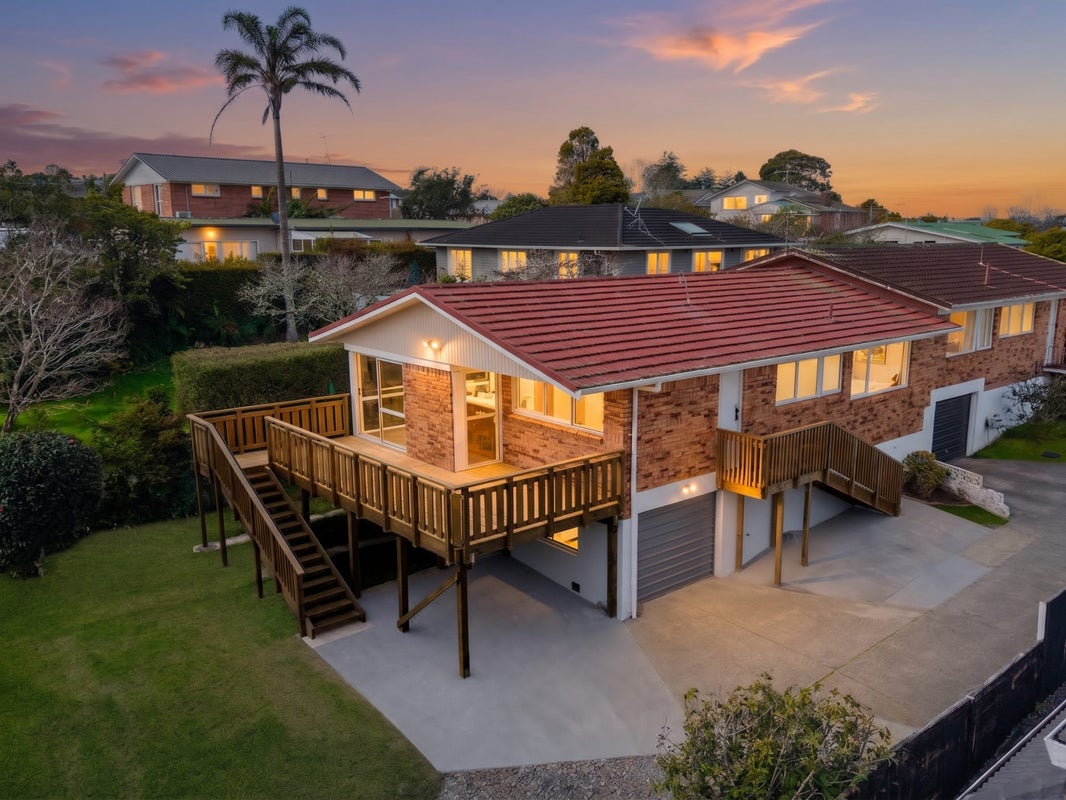 2/25 Thatcher Street, Mission Bay, Auckland - Carousel 1