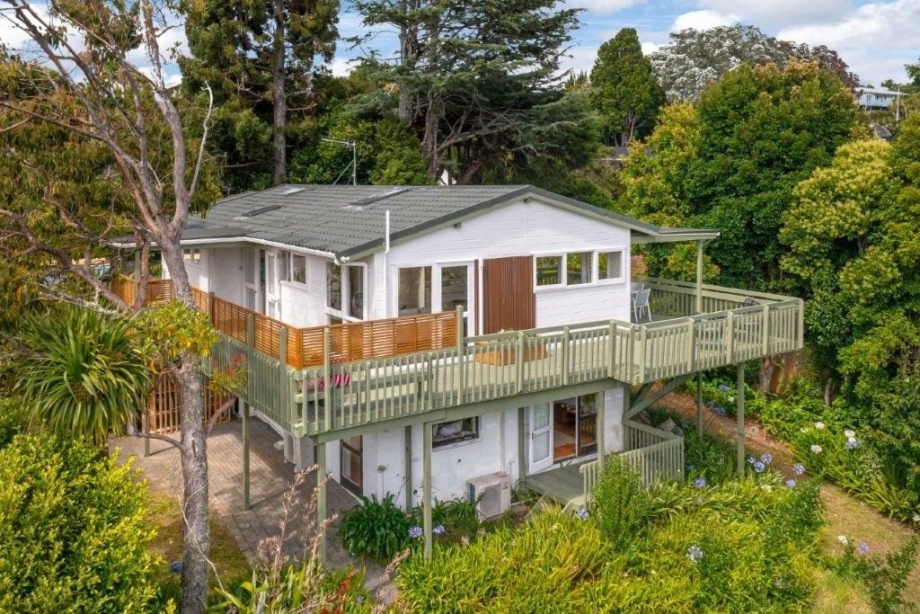 7 Tranquil Glade, Hillcrest, Auckland - Carousel 1