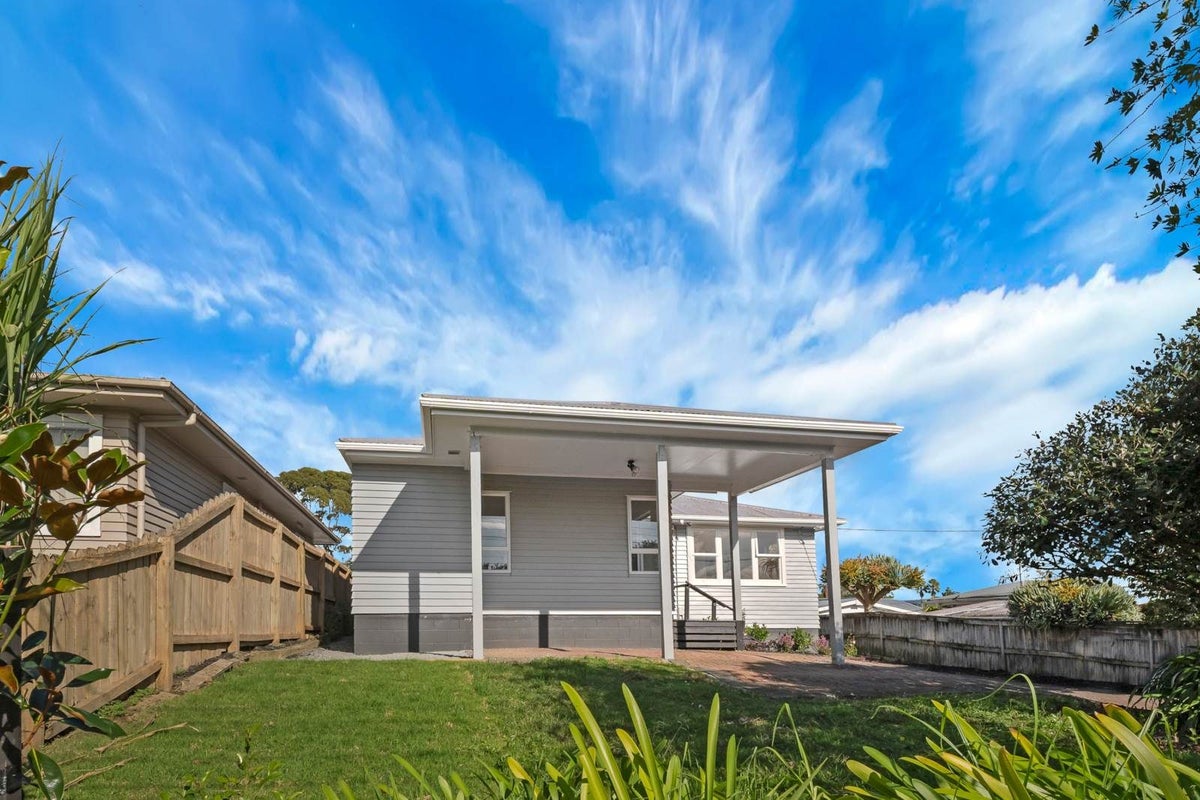 22 Harrington Road, Henderson, Auckland - Carousel 2