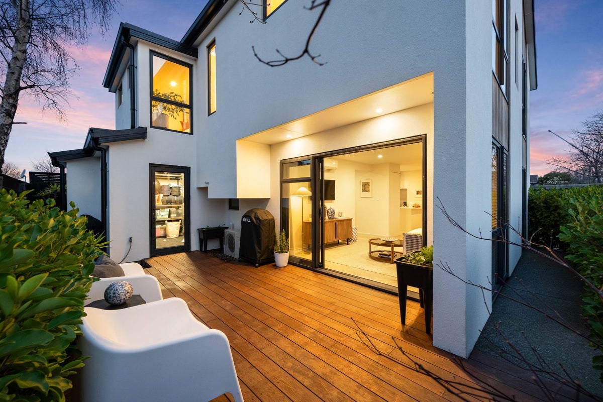 1/60 Bishop Street, St Albans, Christchurch - Carousel 2