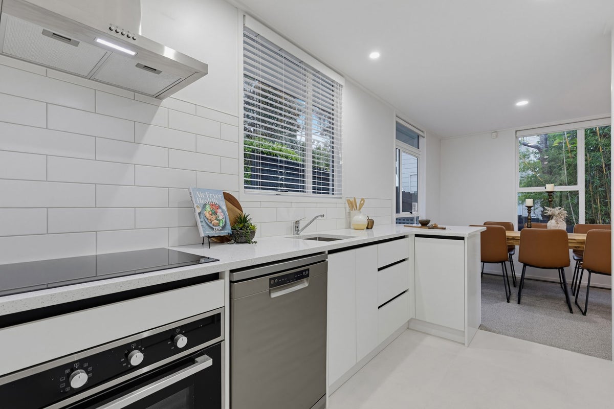 420 Huia Road, Laingholm, Auckland - Carousel 2