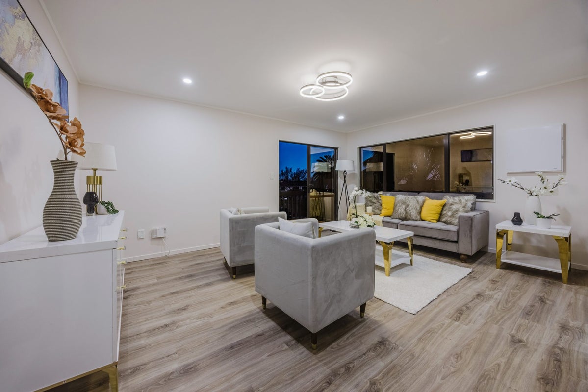 34 St Annes Crescent, Wattle Downs, Manukau City, Auckland - Carousel 2