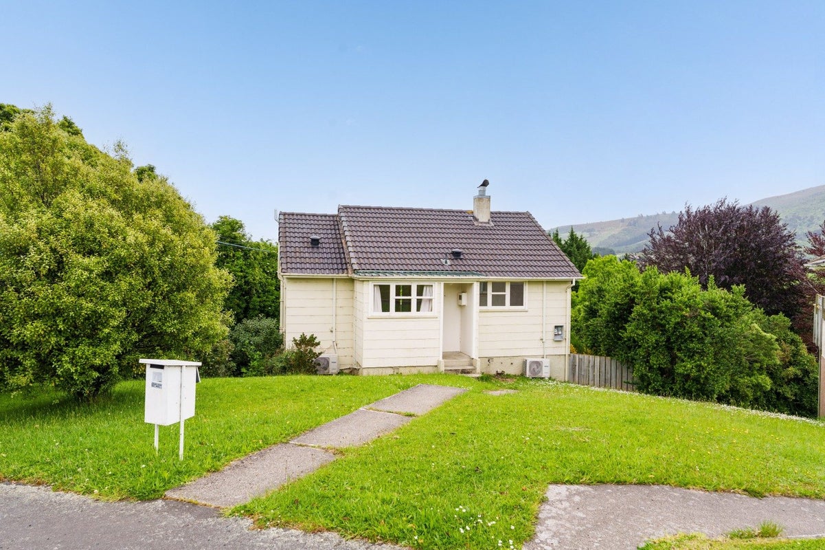 75 Hillary Street, Liberton, Dunedin - Carousel 1