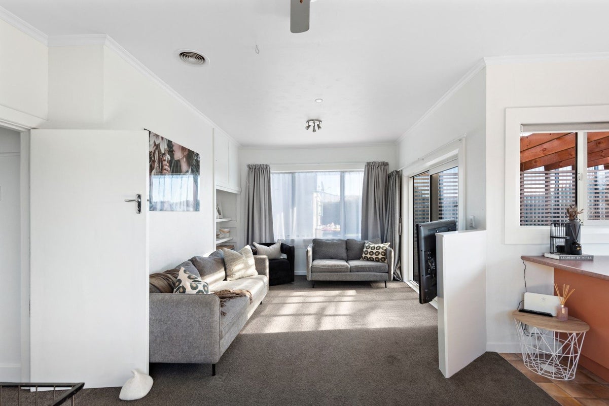 107 Kitchener Street, Gore, Gore - Carousel 1