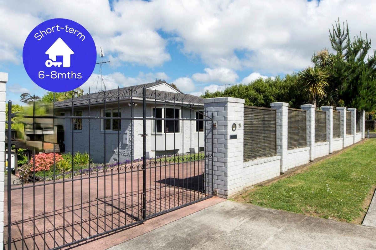 21 Anna Watson Road, Half Moon Bay, Auckland - Carousel 1