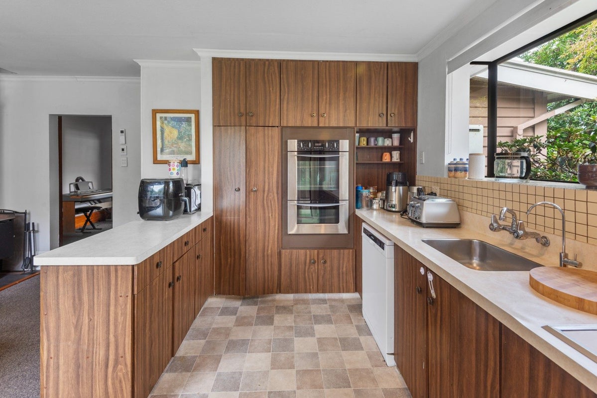 48 Wharfe Street, South Hill, Oamaru - Carousel 2