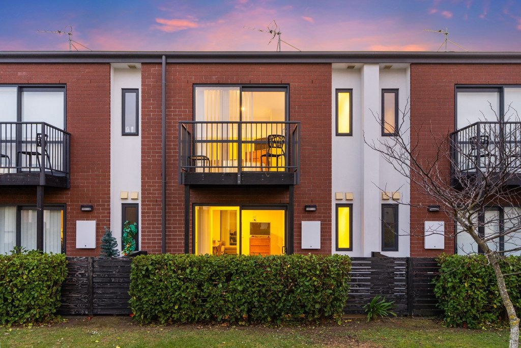 31/17 Bunyan Street, Waltham, Christchurch - Carousel 1