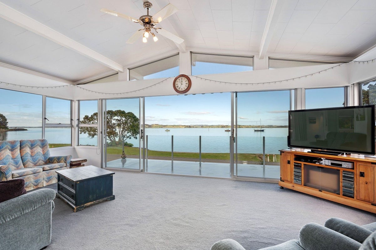 6 Waikaraka Beach Road, Tamaterau, Whangarei - Carousel 1