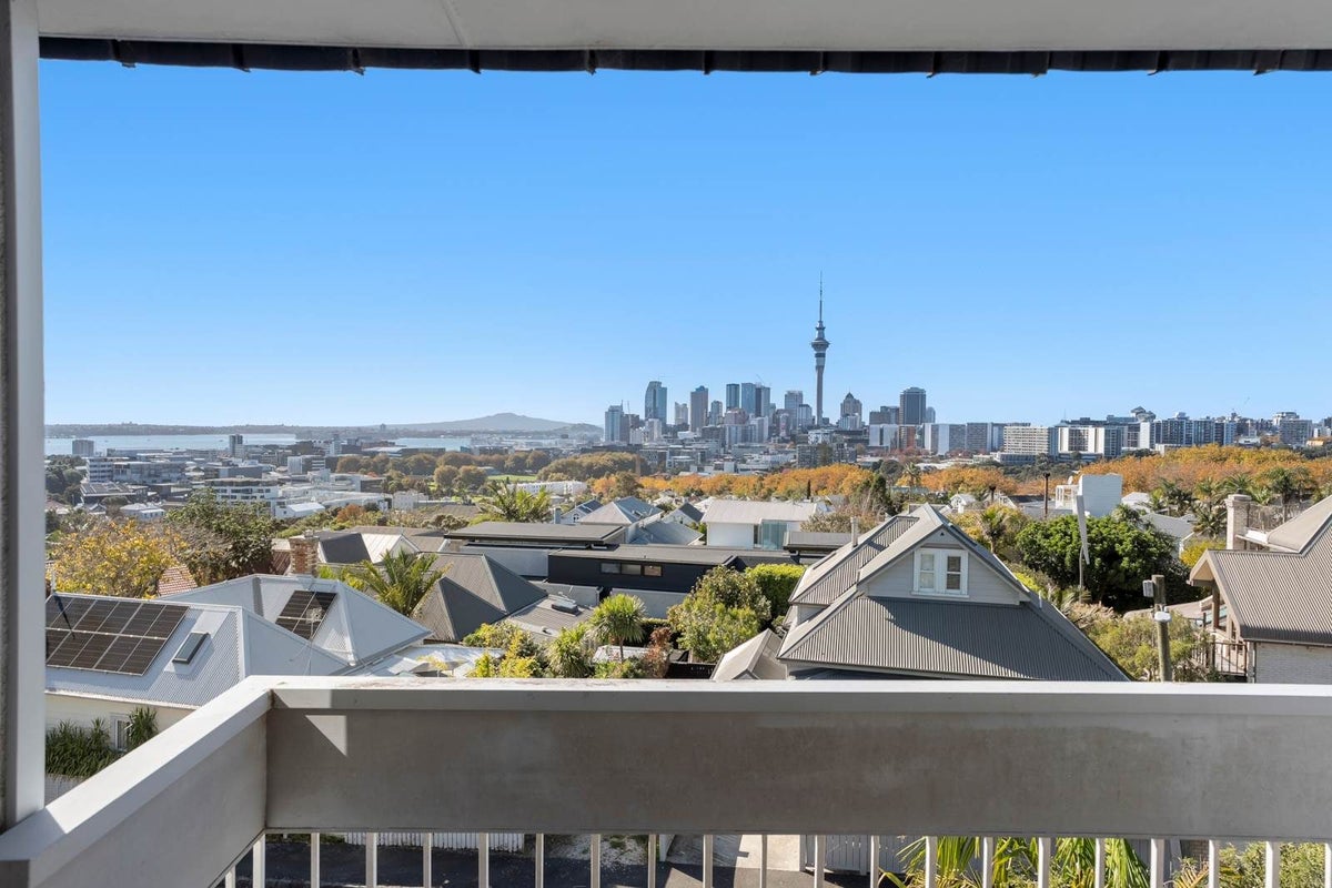 10/18 ARTHUR STREET, Freemans Bay, Auckland - Carousel 1