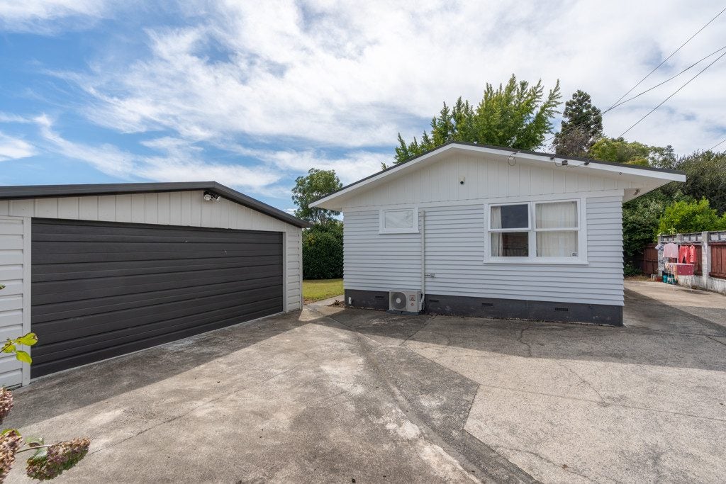 23 Springfield Crescent, Enderley, Hamilton - Carousel 12