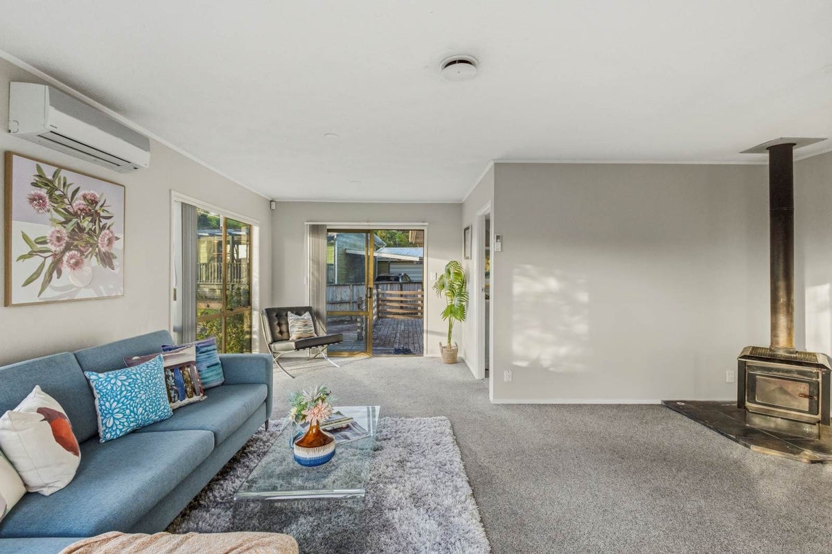 3 Crestlands Place, Papakura, Papakura - Carousel 2