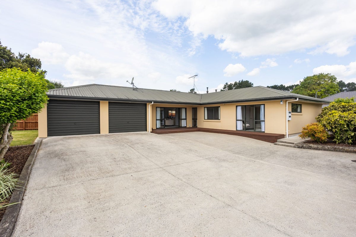 9A Pine Avenue, Bader, Hamilton - Carousel 1