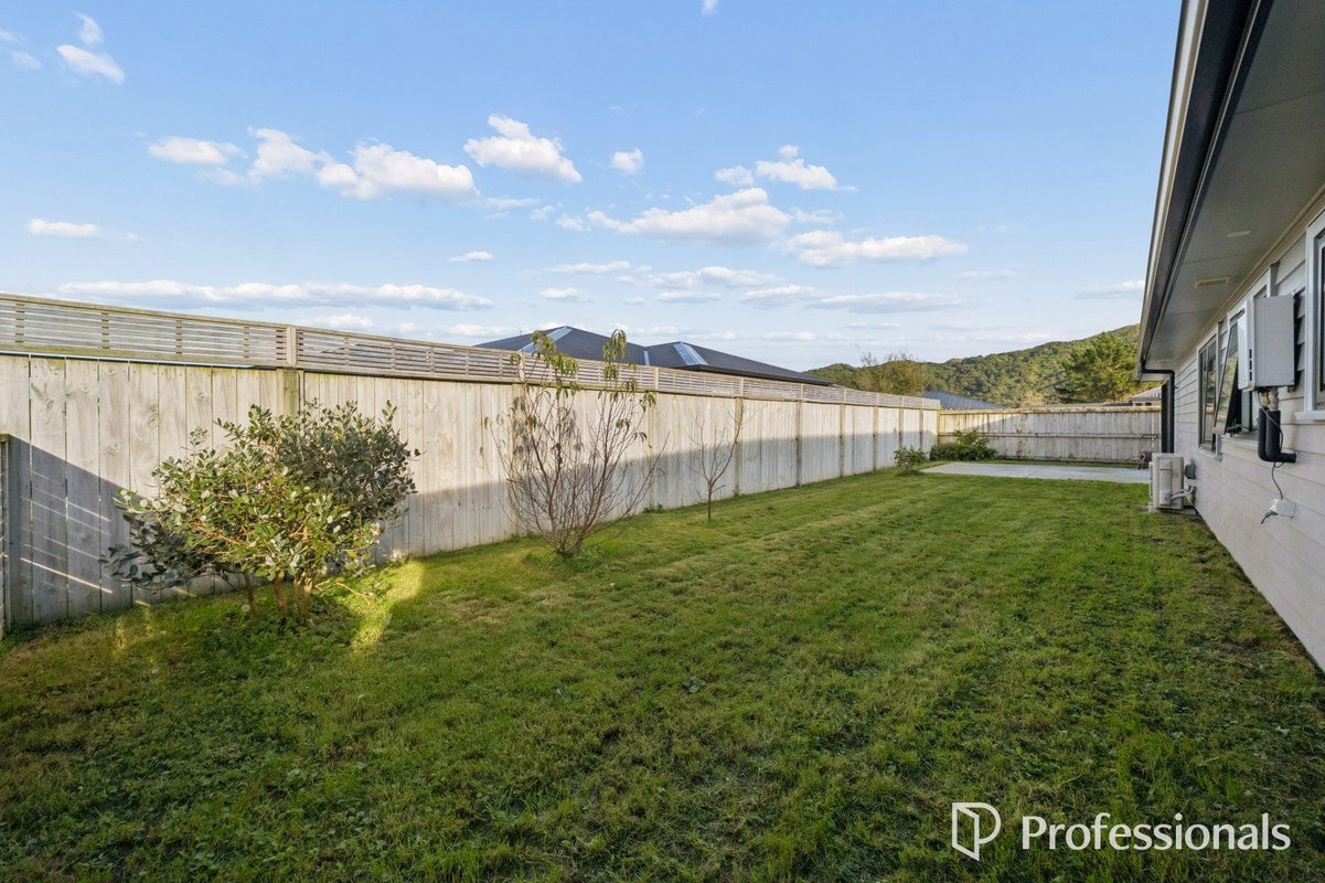 6 Jack Vaughan Grove, Wainuiomata, Lower Hutt - Carousel 26