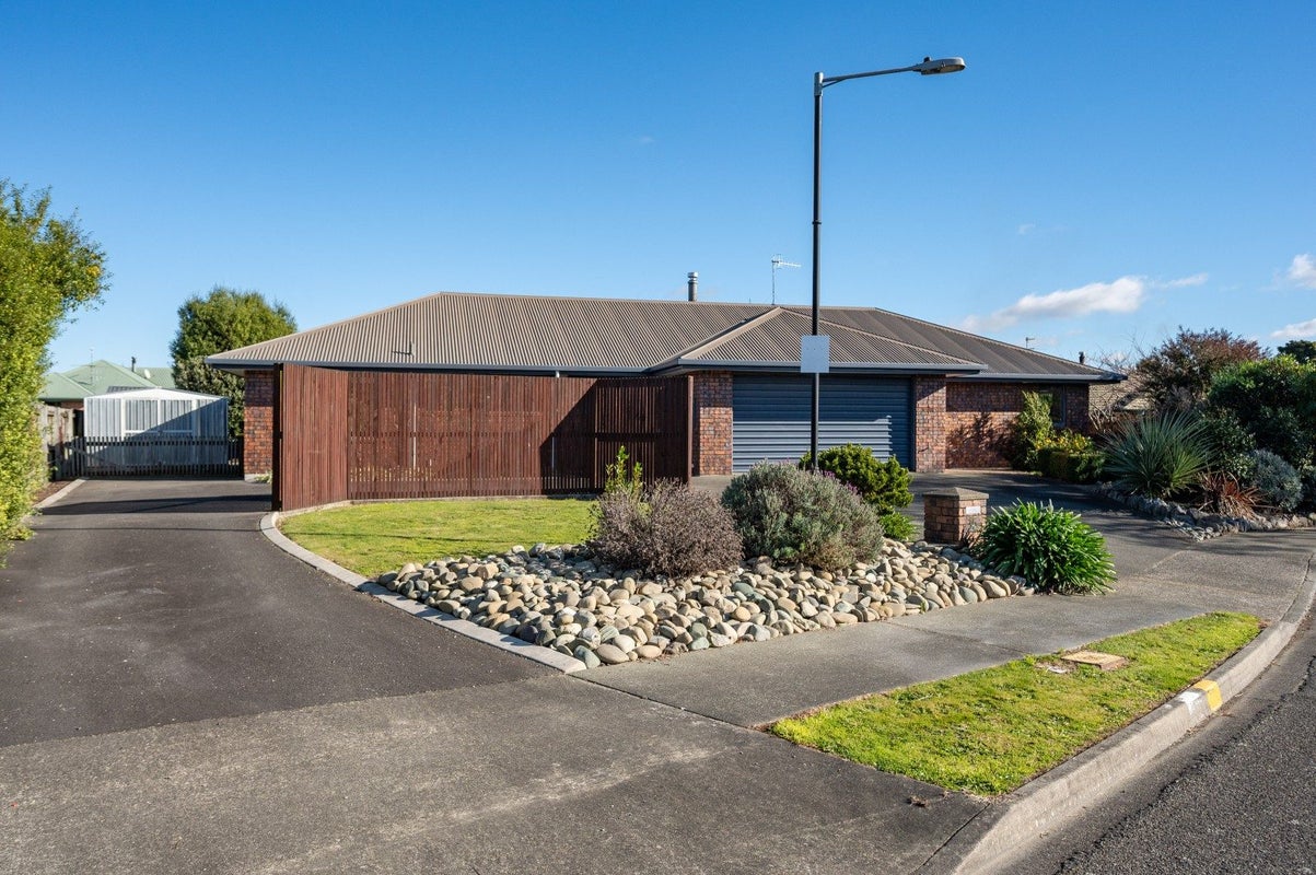15 Stagg Place, Brightwater - Carousel 27