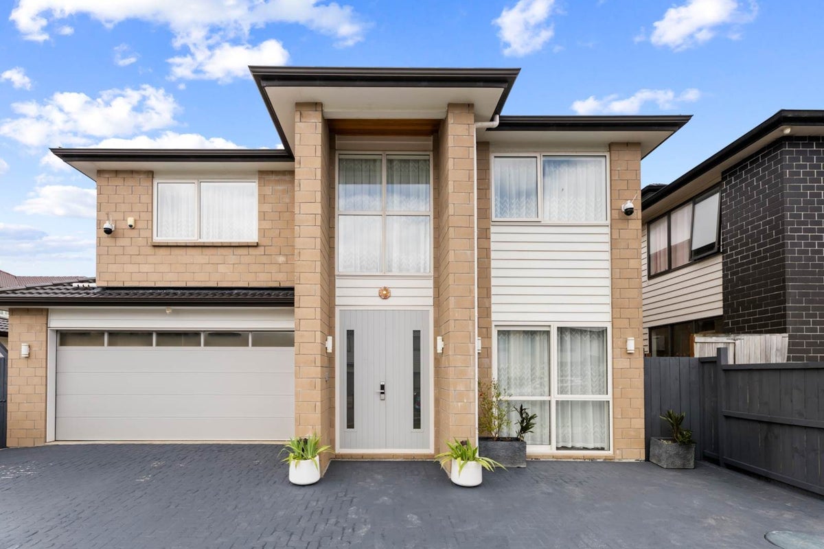 4 Carrygawley Road, Flat Bush, Auckland - Carousel 1