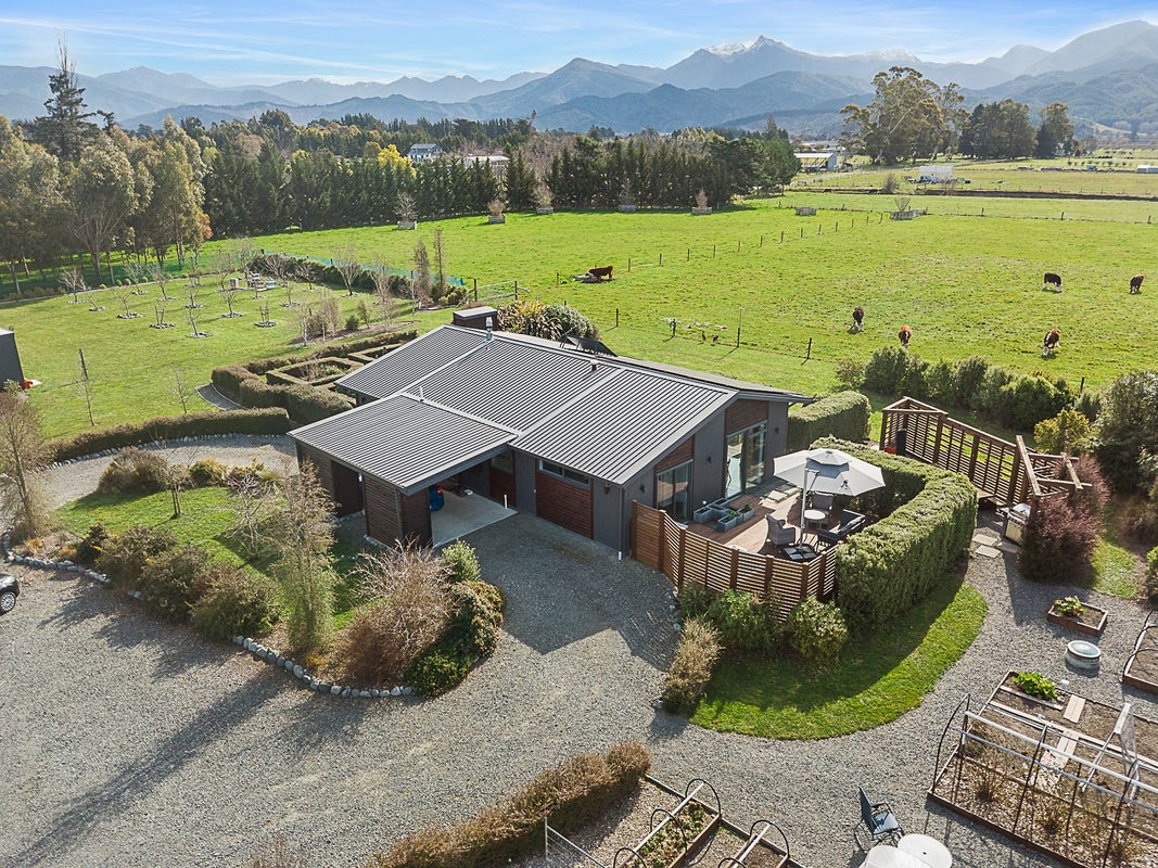 2625 State Highway 63, Blenheim - Carousel 1