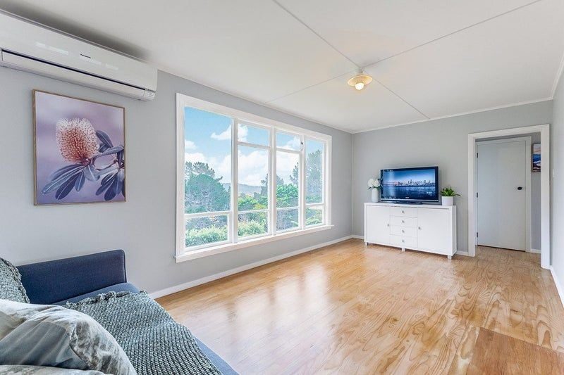 76 Sievers Grove, Cannons Creek, Porirua - Carousel 1