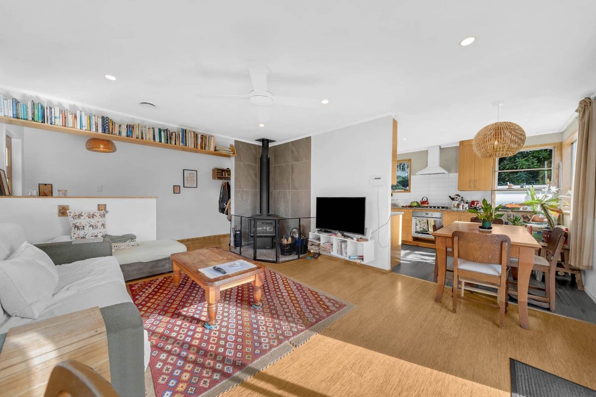 34 Serwayne Place, Sunnyvale, Auckland - Carousel 2