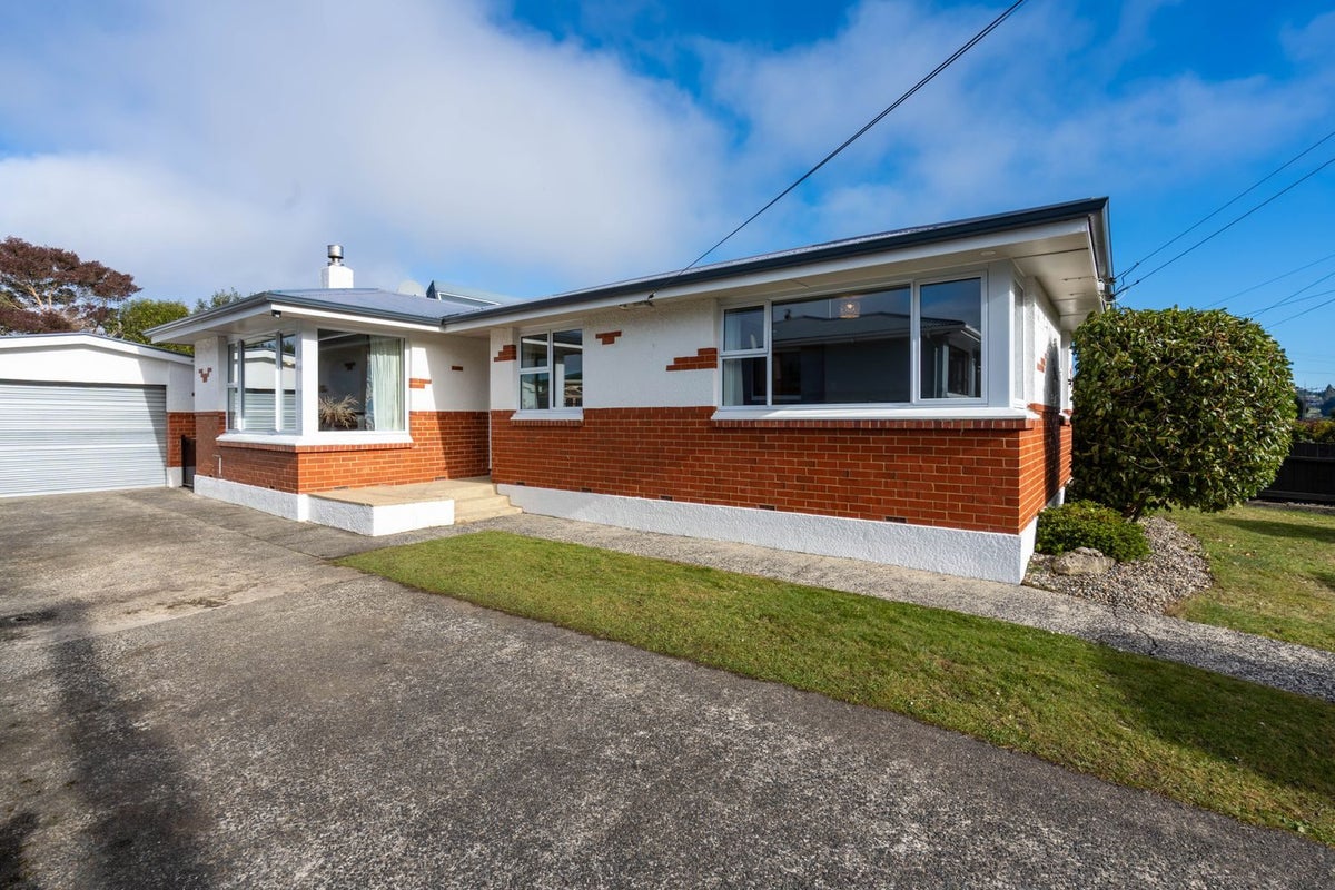 26 Stephen Street, Halfway Bush, Dunedin - Carousel 1