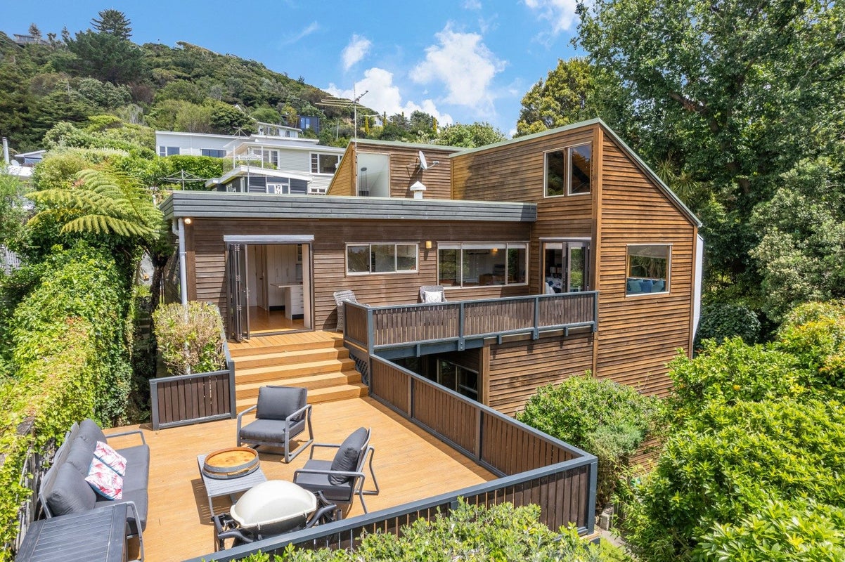 13 Bayview Road, Paremata, Porirua - Carousel 1