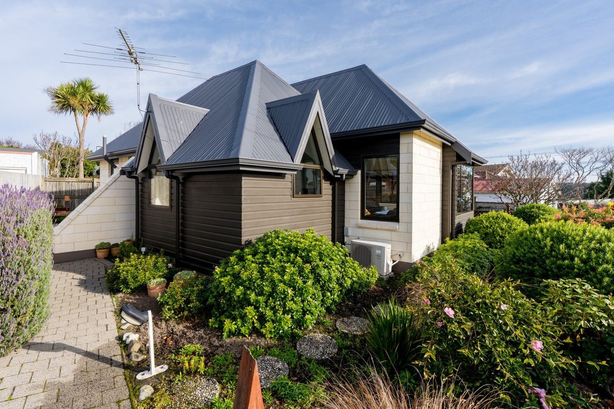 4 Crewe Street, Maryhill, Dunedin - Carousel 1