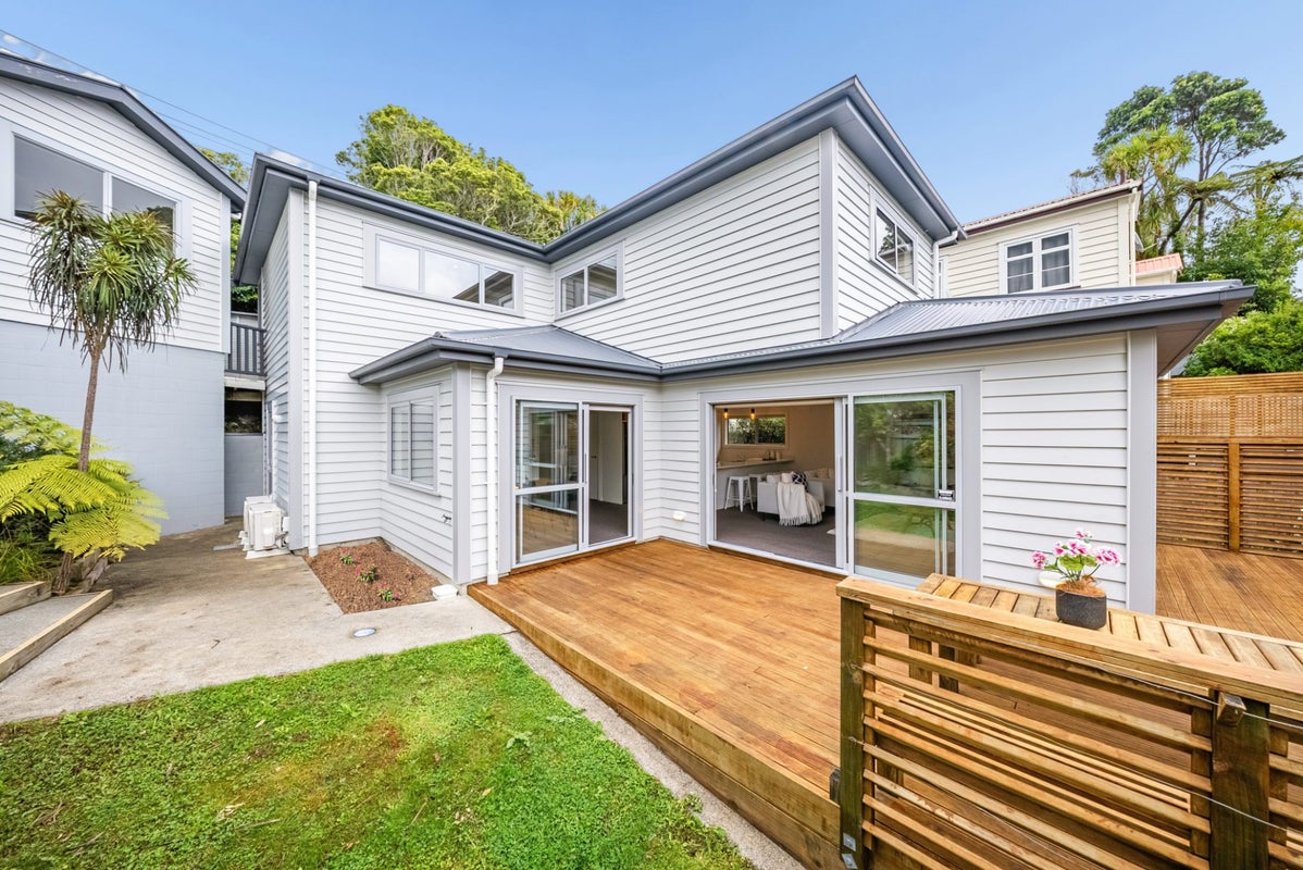 26 FLERS ST, Karori, Wellington - Carousel 1