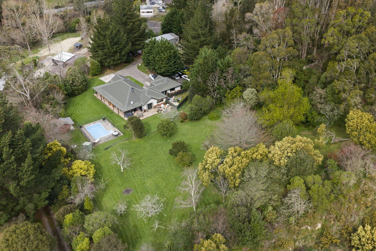 320 Aokautere Drive, Palmerston North - Carousel 22