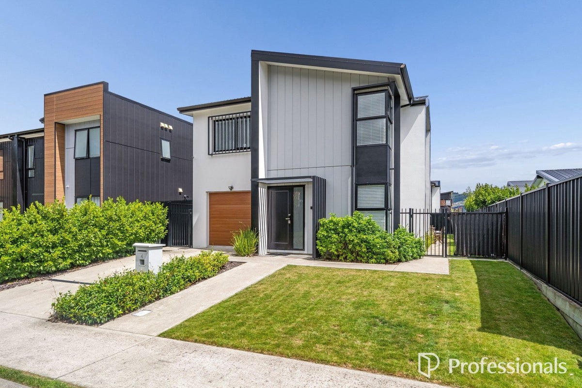 4 Aston Crescent, Wallaceville, Upper Hutt - Carousel 1
