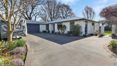 12 Beauvais Place, Allenton, Ashburton - Carousel 1