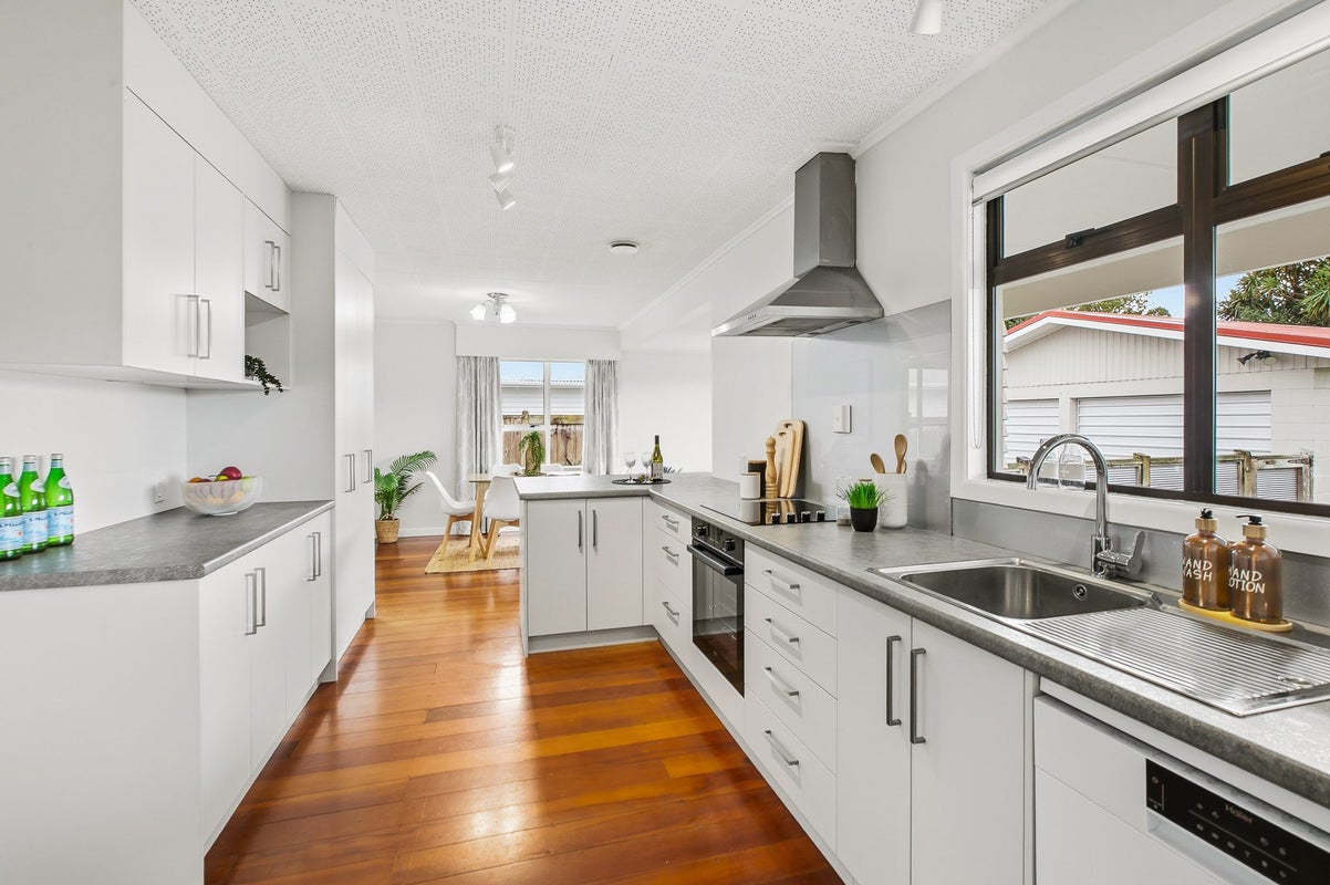 247 Mangorei Road, Merrilands, New Plymouth - Carousel 2