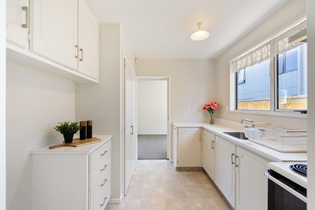 32 Perth Street, South Hill, Oamaru - Carousel 2