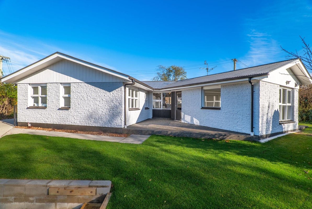 49 Torquay Place, Bryndwr, Christchurch - Carousel 1