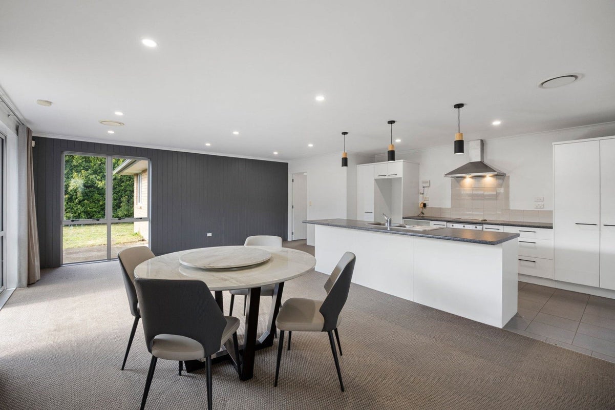 59 Wiltshire Drive, Huntington, Hamilton - Carousel 2