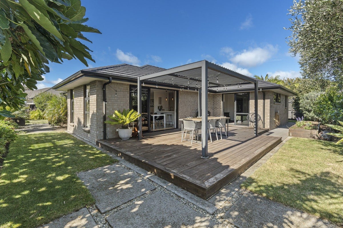 5 Cessna Lane, Glen Avon, New Plymouth - Carousel 2